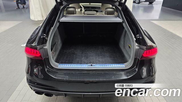 Audi A7 2021 — photo 20