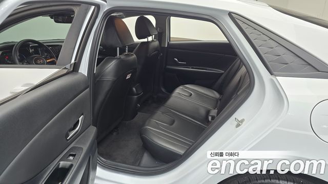 Hyundai AVANTE 2024 — photo 17