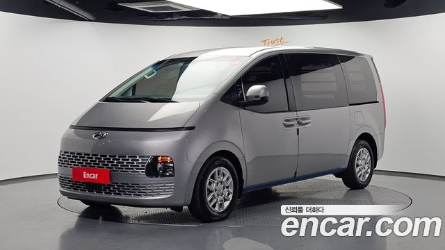 Hyundai Staria 2022 — photo 1