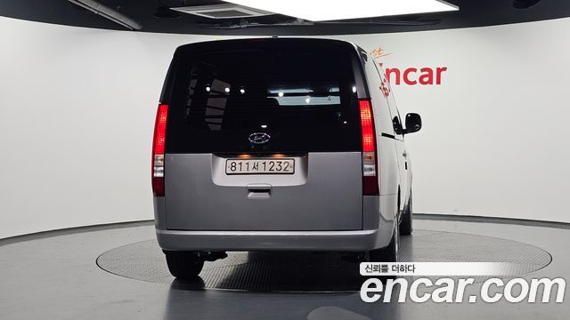 Hyundai Staria 2022 — photo 4