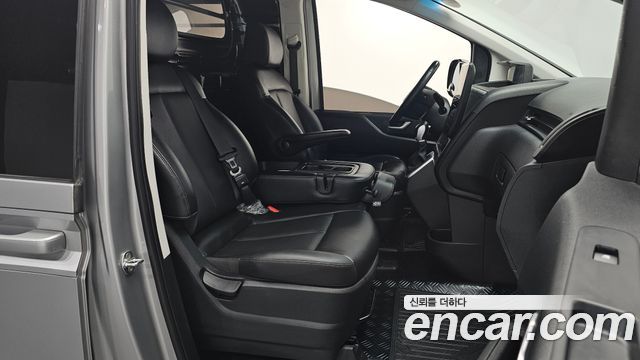 Hyundai Staria 2022 — photo 13