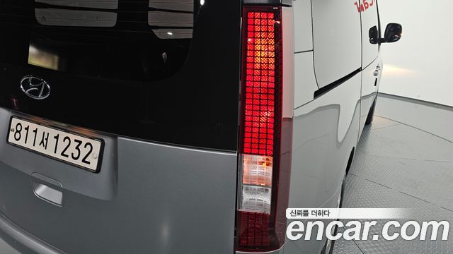 Hyundai Staria 2022 — photo 9