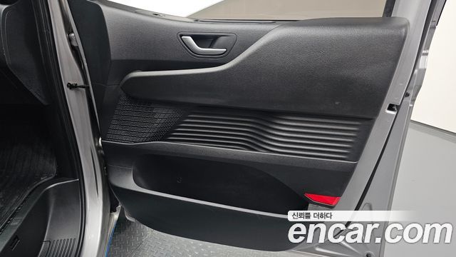 Hyundai Staria 2022 — photo 15