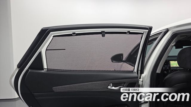 Kia K7 2016 — photo 24