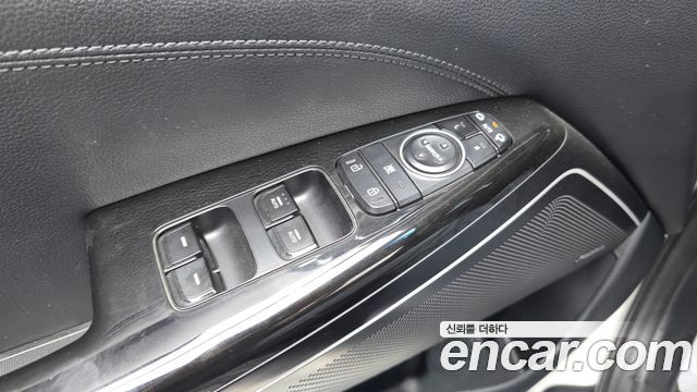 Kia K7 2016 — photo 30