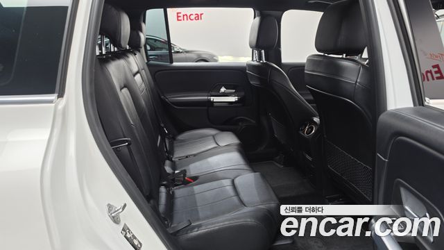 Mercedes-Benz GLB-Class 2021 — photo 17