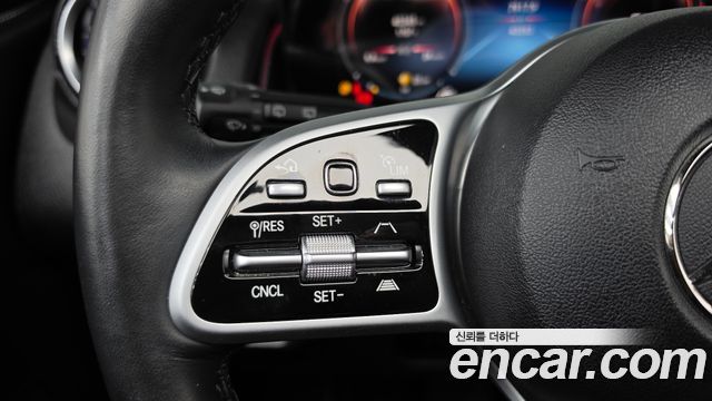 Mercedes-Benz GLB-Class 2021 — photo 22