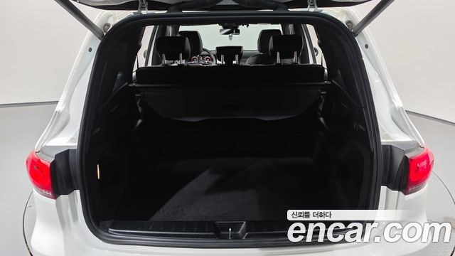 Mercedes-Benz GLB-Class 2021 — photo 25
