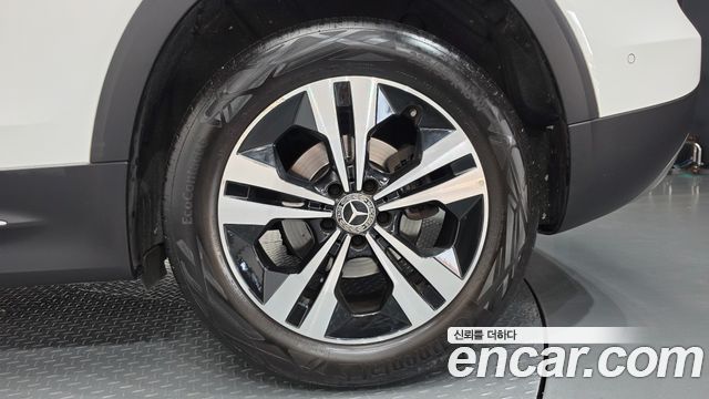 Mercedes-Benz GLB-Class 2021 — photo 7
