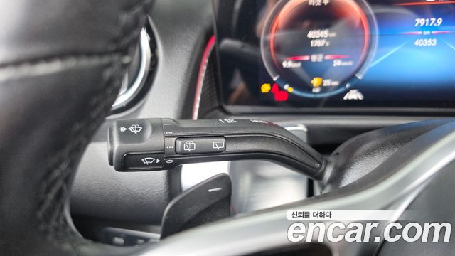 Mercedes-Benz GLB-Class 2021 — photo 28