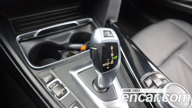 BMW 3-Series 2016 — photo 9
