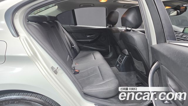 BMW 3-Series 2016 — photo 12