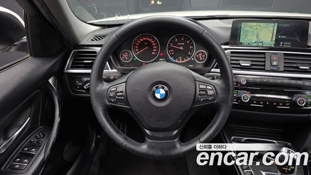 BMW 3-Series 2016 — photo 13