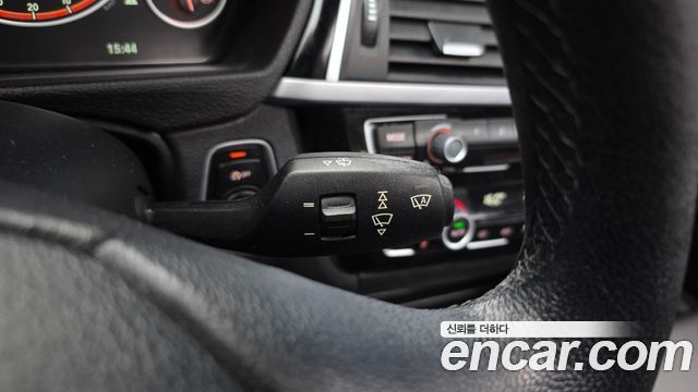 BMW 3-Series 2016 — photo 19
