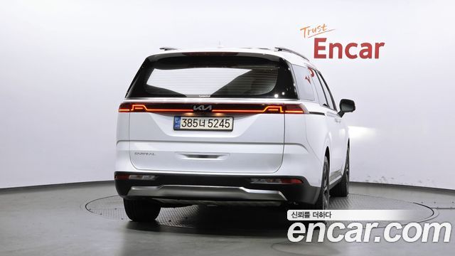 Kia Canival 2023 — photo 4