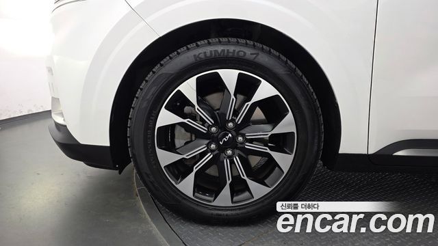 Kia Canival 2023 — photo 5