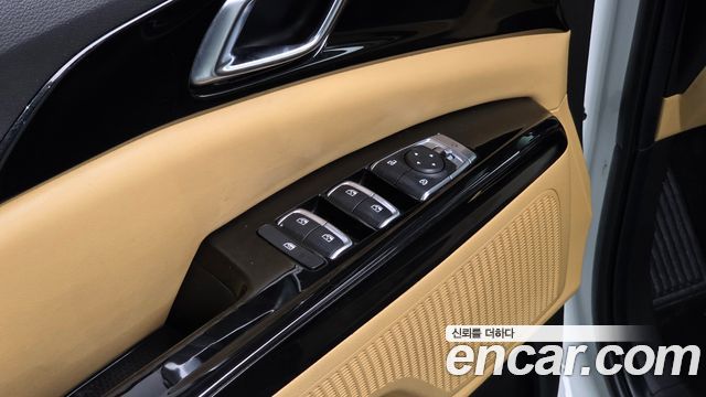 Kia Canival 2023 — photo 22