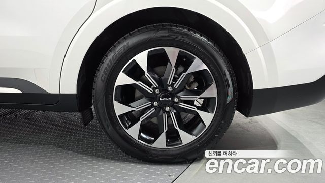 Kia Canival 2023 — photo 7
