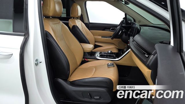 Kia Canival 2023 — photo 16