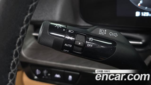 Kia Canival 2023 — photo 27