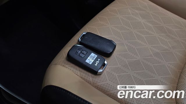 Kia Canival 2023 — photo 32