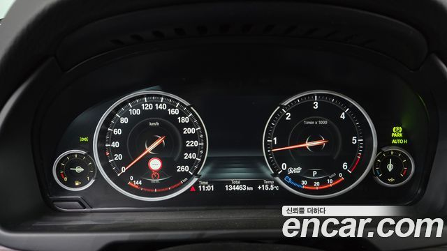 BMW X5 2016 — photo 8