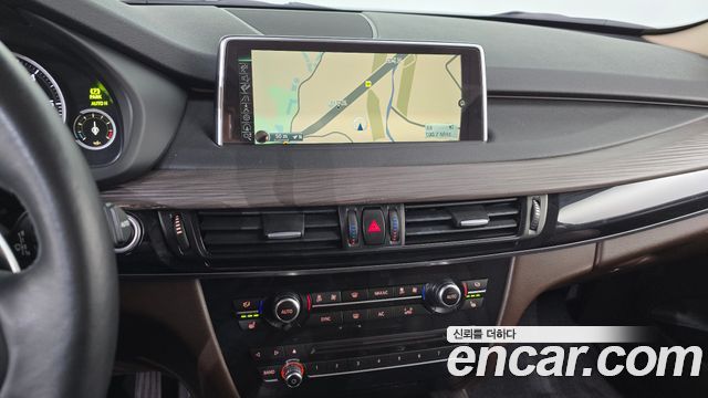 BMW X5 2016 — photo 13