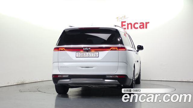 Kia Canival 2023 — photo 4