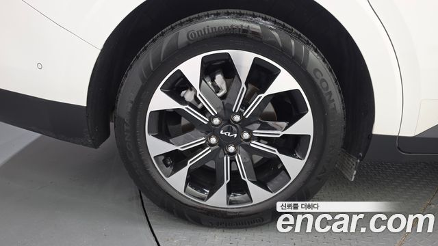 Kia Canival 2023 — photo 5