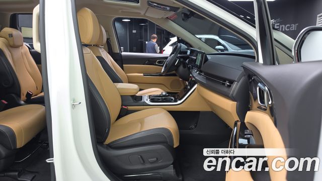 Kia Canival 2023 — photo 17