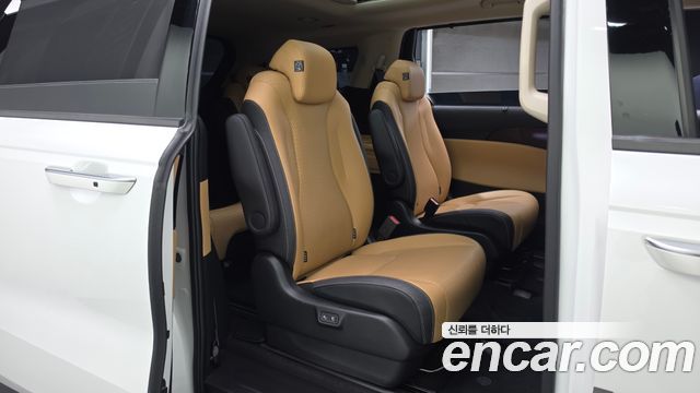 Kia Canival 2023 — photo 18