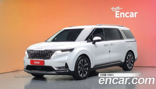 Kia Canival 2023 — photo 1