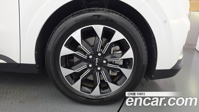 Kia Canival 2023 — photo 7