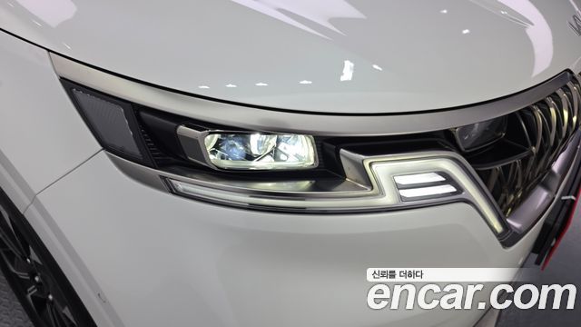 Kia Canival 2023 — photo 8