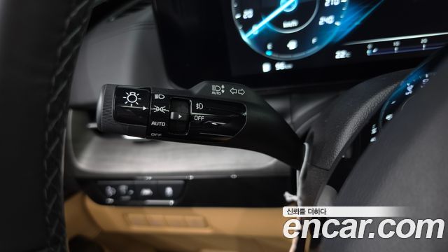 Kia Canival 2023 — photo 28