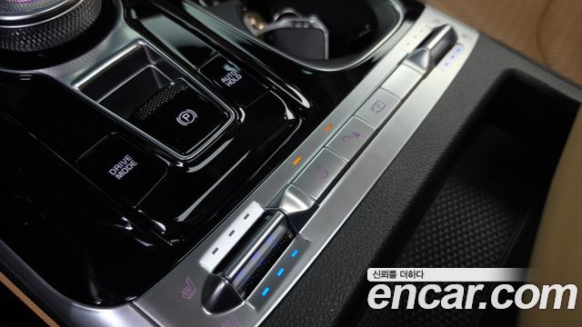 Kia Canival 2023 — photo 32