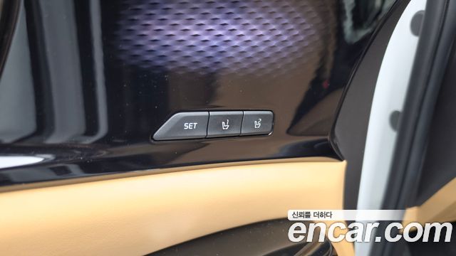 Kia Canival 2023 — photo 33
