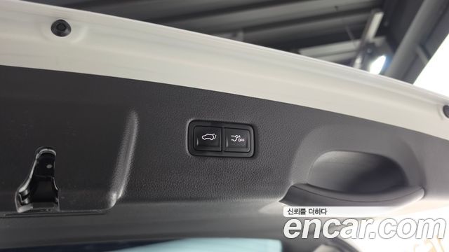 Kia Canival 2023 — photo 34