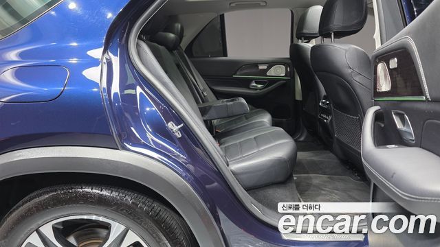 Mercedes-Benz GLE-Class 2021 — photo 17