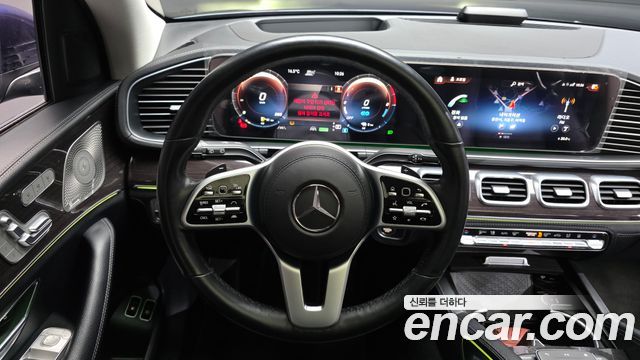 Mercedes-Benz GLE-Class 2021 — photo 21