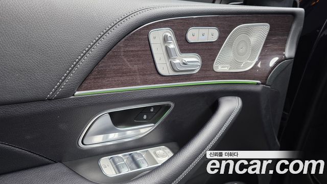 Mercedes-Benz GLE-Class 2021 — photo 25