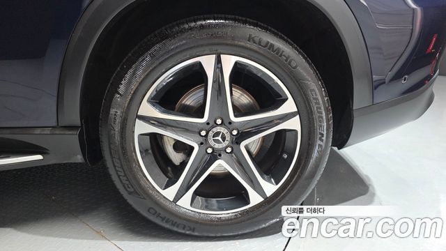 Mercedes-Benz GLE-Class 2021 — photo 7