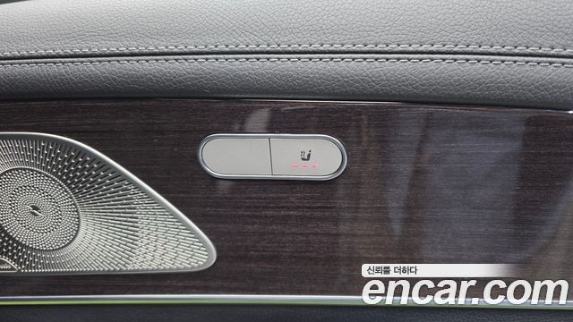 Mercedes-Benz GLE-Class 2021 — photo 34