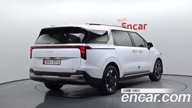 Kia Canival 2025 — photo 2
