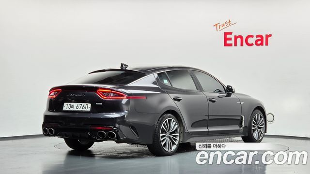 Kia Stinger 2018 — photo 2