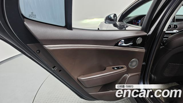 Kia Stinger 2018 — photo 15