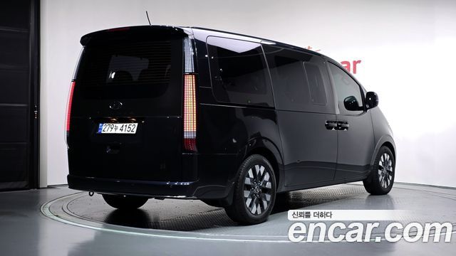 Hyundai Staria 2022 — photo 2
