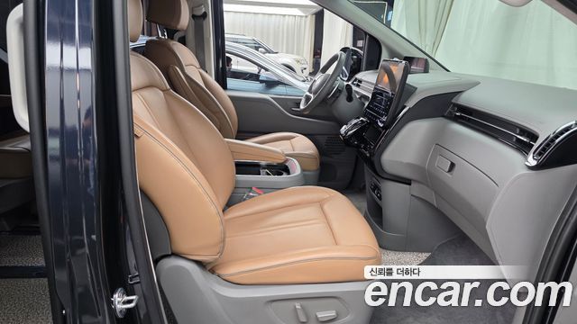 Hyundai Staria 2022 — photo 16