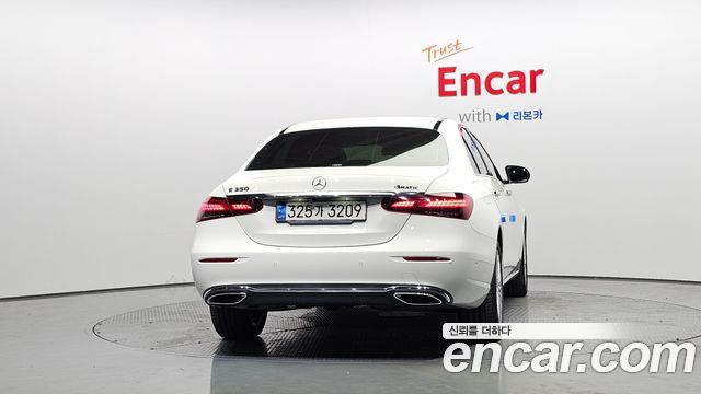 Mercedes-Benz E-Class 2021 — photo 4