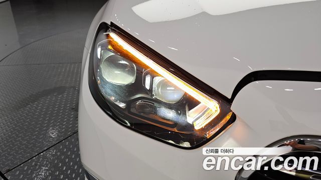 Mercedes-Benz E-Class 2021 — photo 8